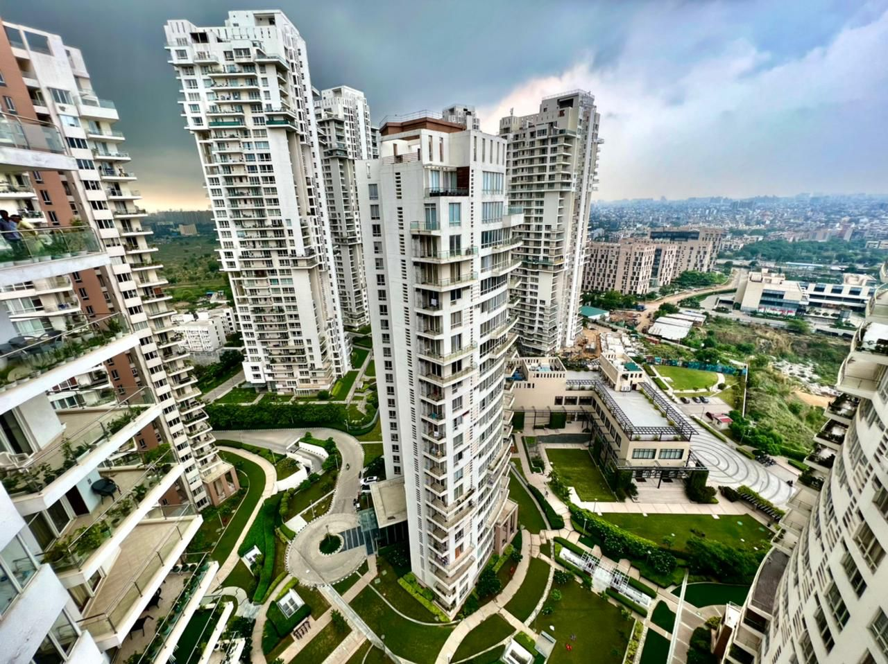 Pioneer Presidia — Sector 61, Gurgaon